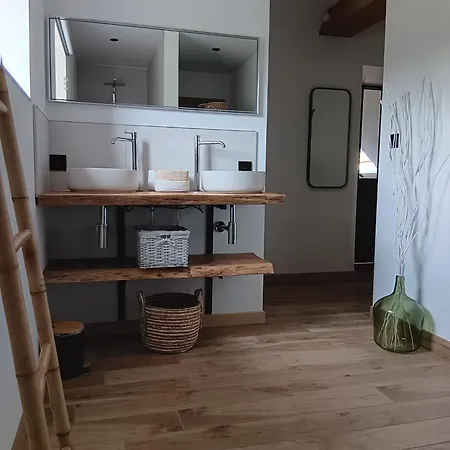 La Des Daines Bed & Breakfast *